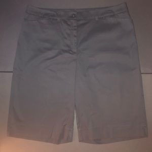 Woman’s Ann Klein Sport Stretch Bermuda Shorts
